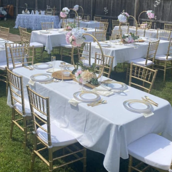 Wood vs. Resin Chiavari Chairs: Which is right for my business?